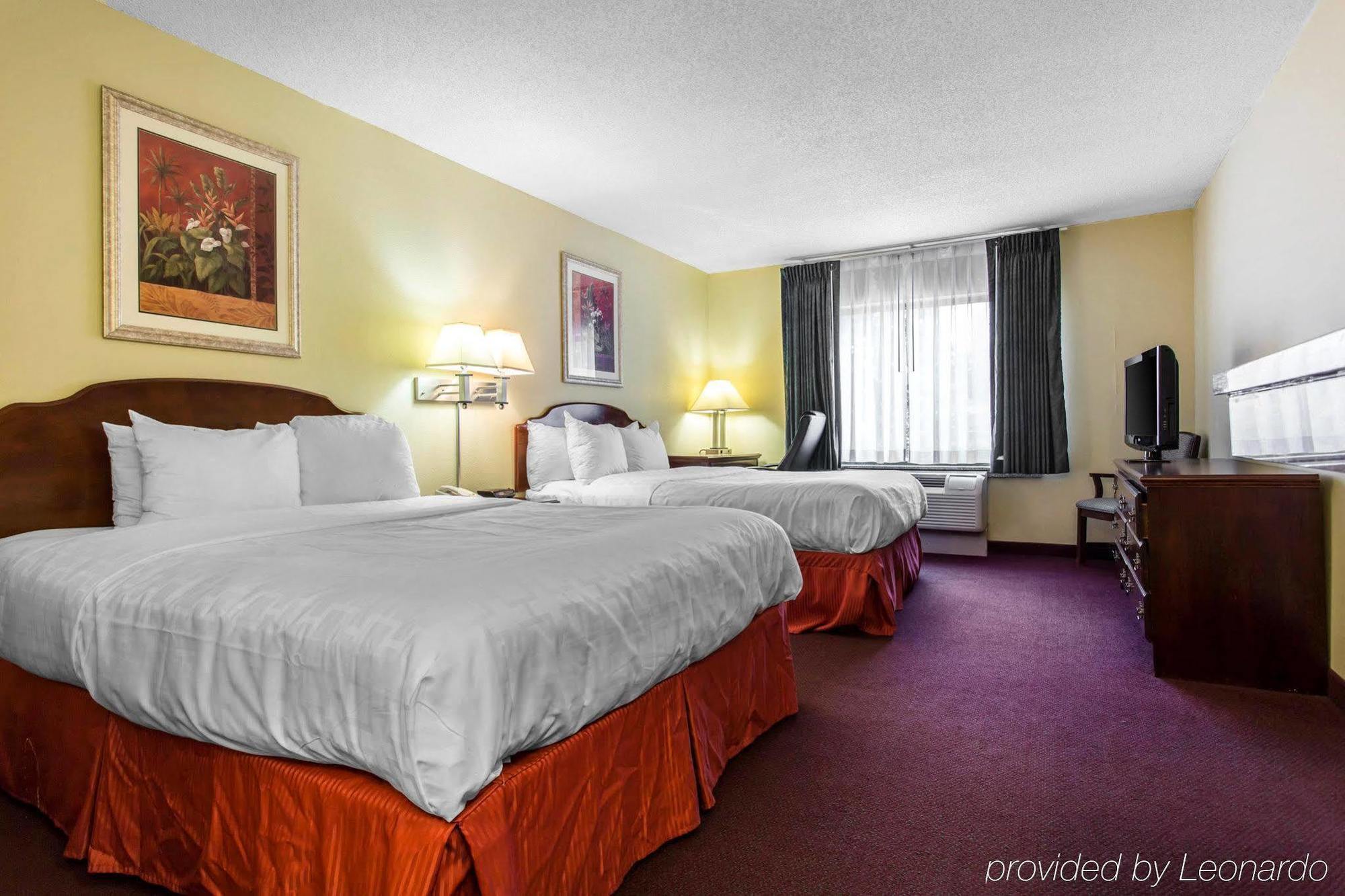 Lake Norman Inn And Suites Cornelius Bagian luar foto